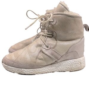 AU&MU Australia Black Sheepskin Silver Shimmer